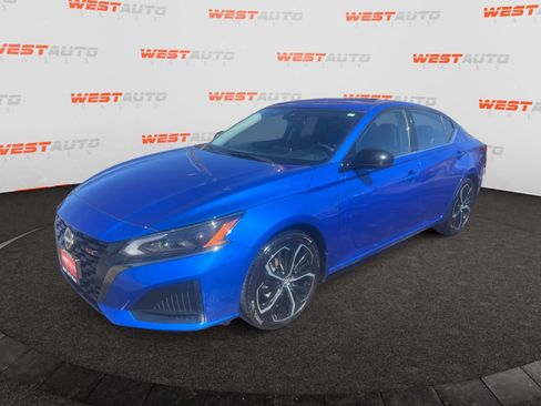 Used 2025 Nissan Altima 2.5 SR image 1