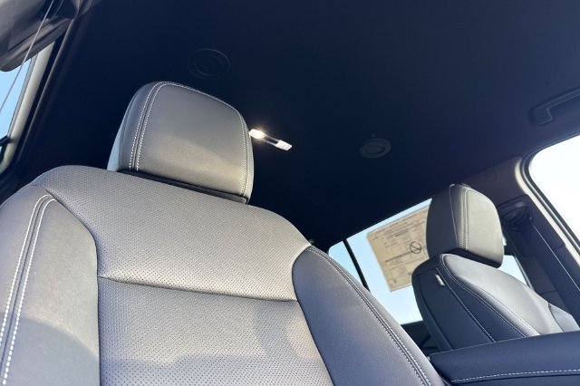 New 2027 Chevrolet Traverse LT w/ Driver Confidence Package FWD image 26