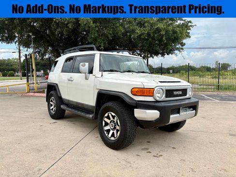 Used 2014 Toyota FJ Cruiser 2WD w/ Convenience Package image 1