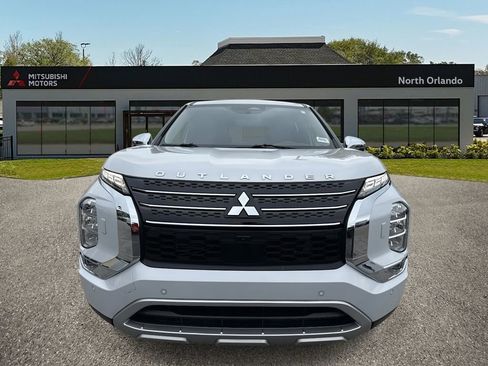 Used 2022 Mitsubishi Outlander SE image 8