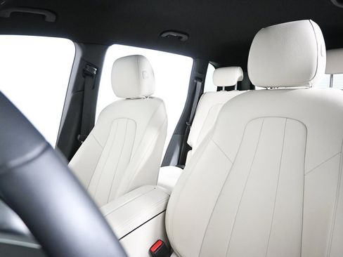 Certified 2025 Mercedes-Benz GLB 250 image 5