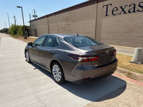 Used 2024 Toyota Camry LE FWD image 14