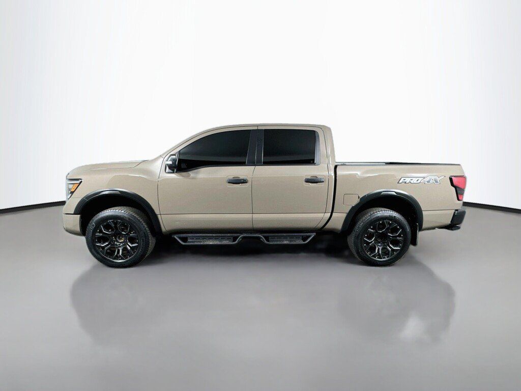 Used 2022 Nissan Titan PRO-4X w/ Pro-4x Convenience Package AWD/4WD image 2