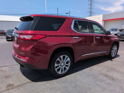 Used 2019 Chevrolet Traverse Premier w/ Driver Confidence II Package FWD image 5