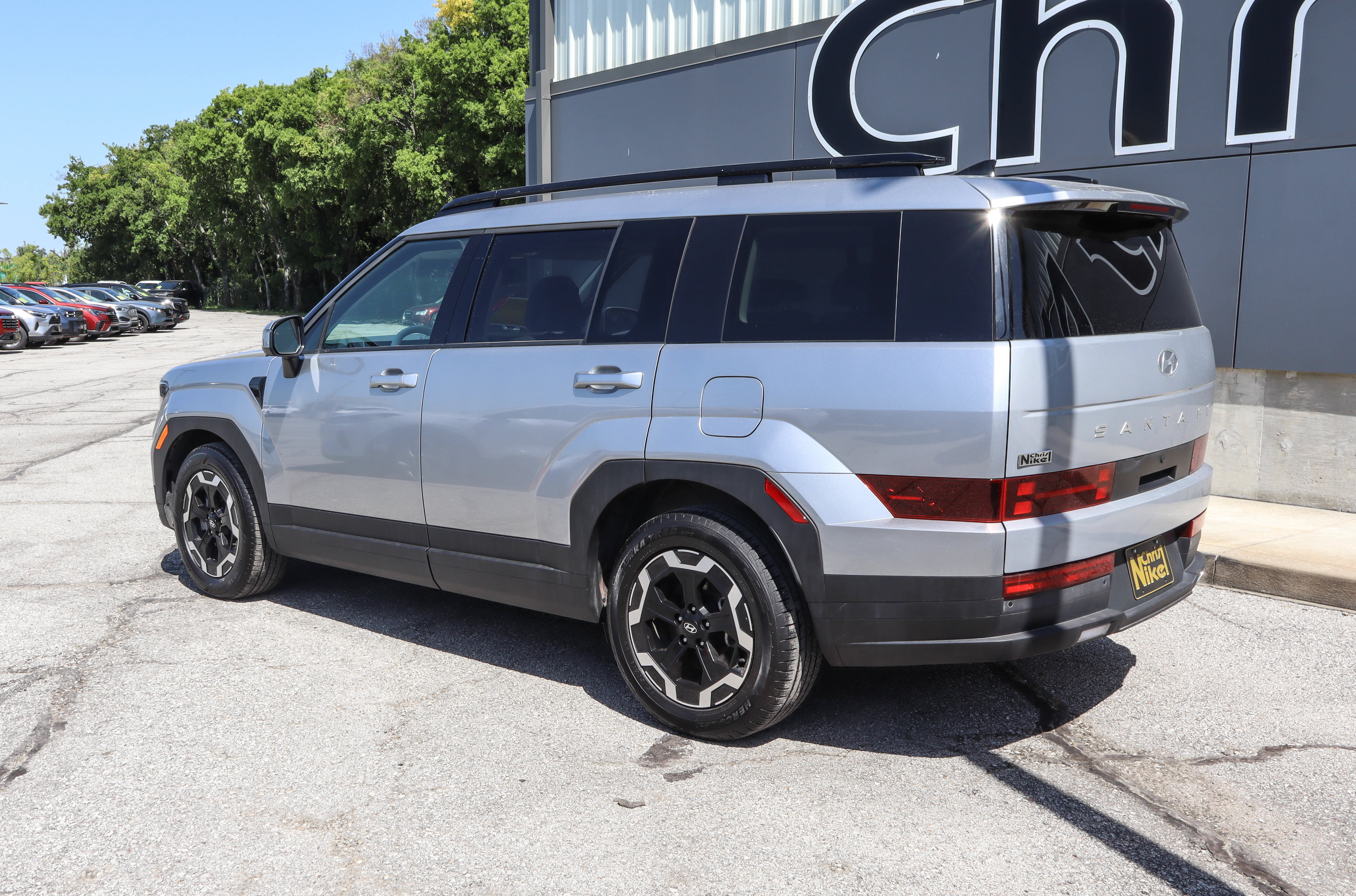 Used 2025 Hyundai Santa Fe SEL FWD image 6