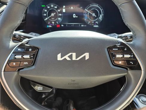 Certified 2023 Kia Niro Wind w/ Wind Preserve Package FWD image 25