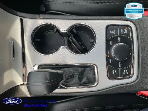 Used 2019 Jeep Grand Cherokee Overland w/ Interior Metal Package AWD/4WD image 11