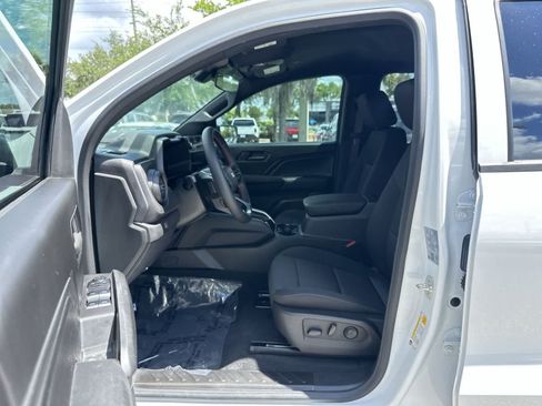 Used 2025 Chevrolet Colorado W/T w/ WT Custom Package RWD image 2