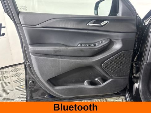 Used 2024 Jeep Grand Cherokee L Altitude AWD/4WD image 11