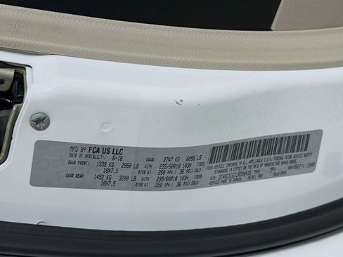 Used 2018 Chrysler Pacifica Touring w/ Tire & Wheel Group FWD image 33