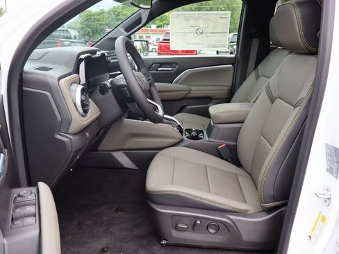 New 2025 Chevrolet Colorado ZR2 w/ Technology Package image 6