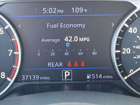 Used 2025 Nissan Altima 2.5 SV FWD image 40