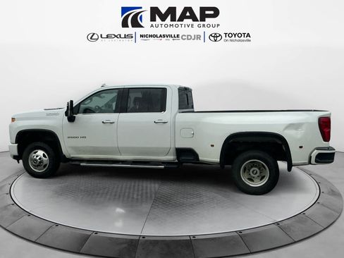 Used 2022 Chevrolet Silverado 3500 High Country w/ Technology Package AWD/4WD image 2