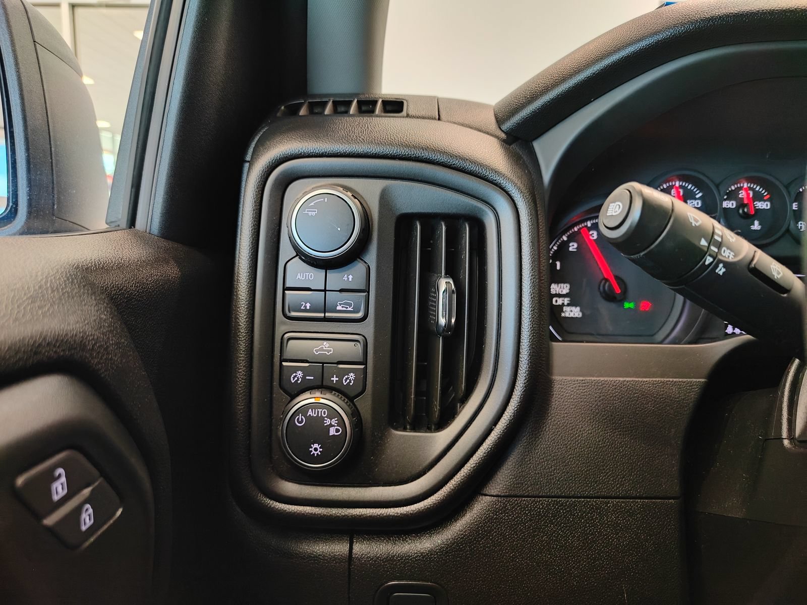 Used 2025 Chevrolet Silverado 1500 Custom AWD/4WD image 16