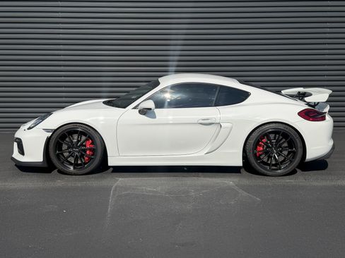 Certified 2016 Porsche Cayman GT4 RWD image 2