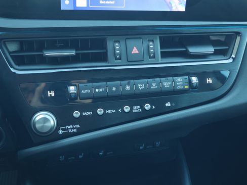 Used 2024 Lexus ES 350 350 w/ Premium Package image 24