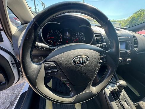 Used 2016 Kia Forte EX FWD image 19