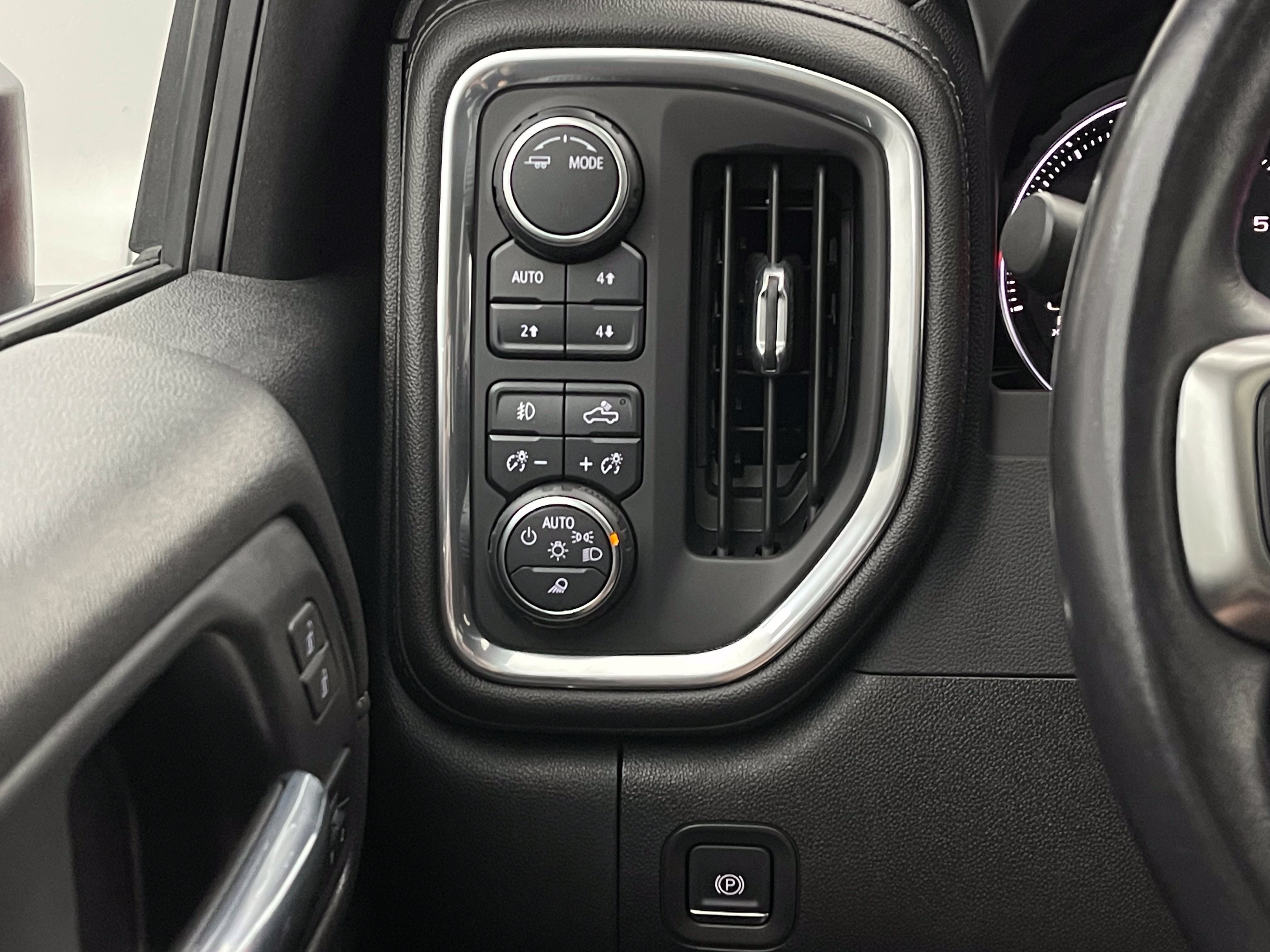 Used 2022 Chevrolet Silverado 3500 LTZ w/ LTZ Convenience Package AWD/4WD image 23