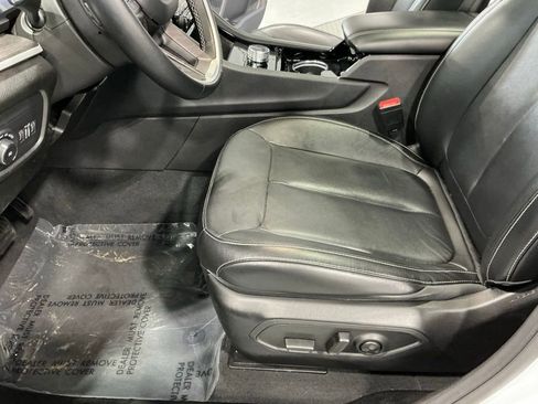 Used 2022 Jeep Grand Cherokee L Limited AWD/4WD image 18