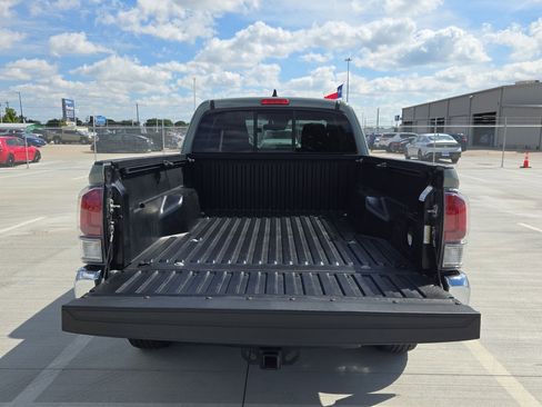 Used 2023 Toyota Tacoma TRD Off-Road AWD/4WD image 28