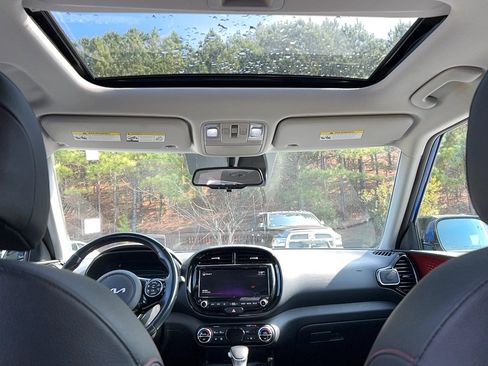 Used 2022 Kia Soul Turbo image 25