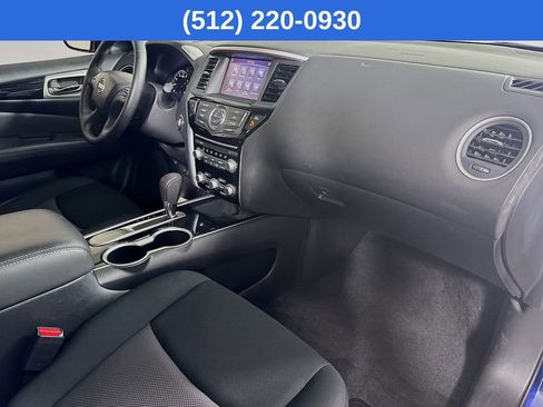 Used 2018 Nissan Pathfinder SV image 35