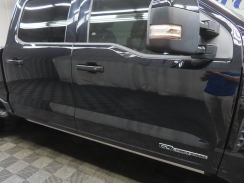 Used 2025 Ford F250 Platinum image 42