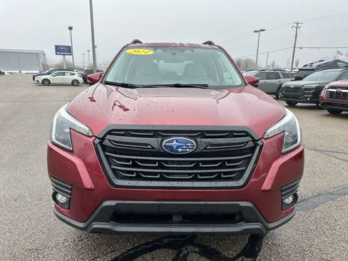 Used 2024 Subaru Forester Limited AWD/4WD image 2