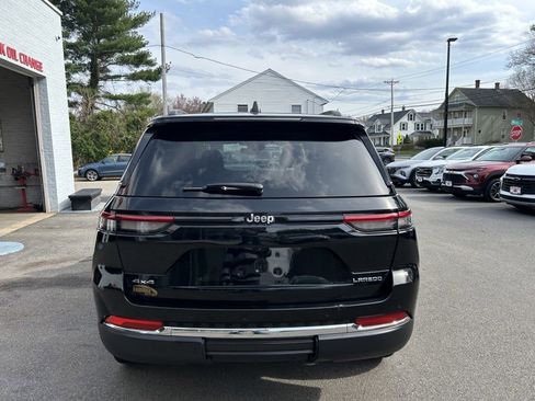 Used 2024 Jeep Grand Cherokee Laredo X image 29