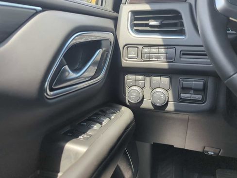 Used 2023 Chevrolet Tahoe Z71 w/ Z71 Off-Road Package AWD/4WD image 20