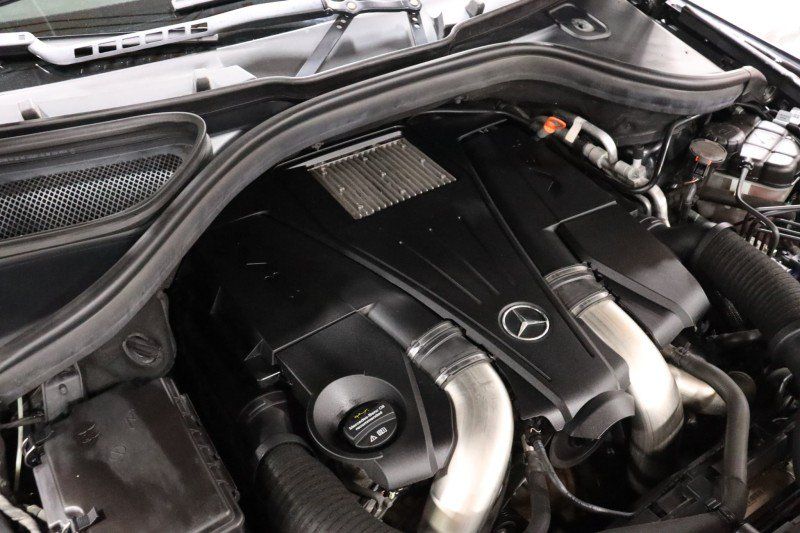 Used 2015 Mercedes-Benz GL 550 4MATIC image 15