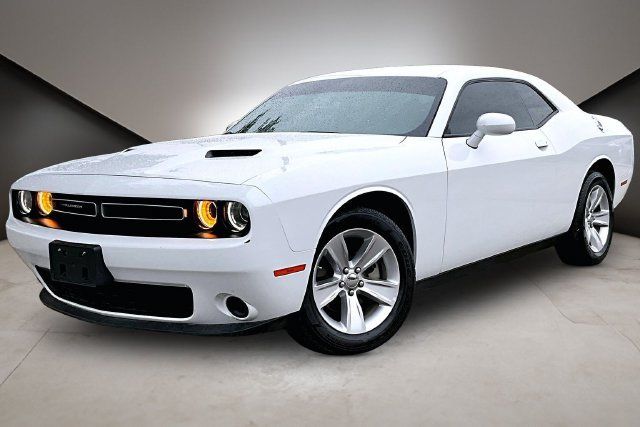Used 2023 Dodge Challenger SXT RWD image 1