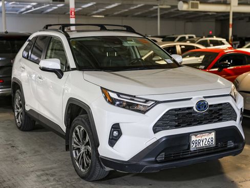 Certified 2022 Toyota RAV4 XLE Premium image 2