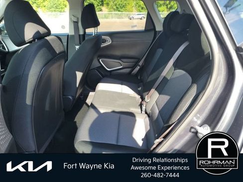 Certified 2025 Kia Soul LX w/ LX Technology Package FWD image 10