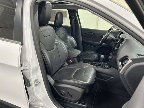 Used 2021 Jeep Cherokee Limited AWD/4WD image 23