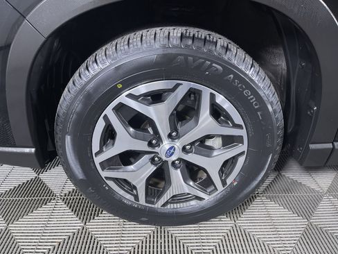 Used 2023 Subaru Forester Premium image 24