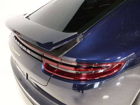 Used 2018 Porsche Panamera 4 image 93