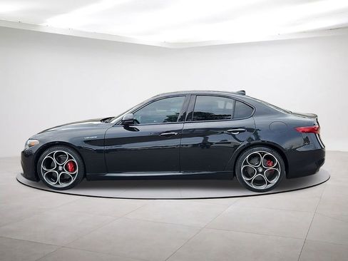 Used 2023 Alfa Romeo Giulia Veloce image 4