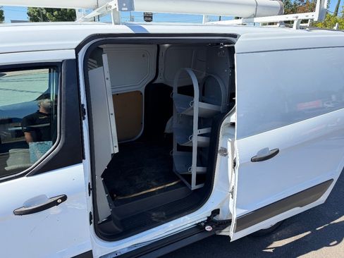 Used 2018 Ford Transit Connect XLT FWD image 13