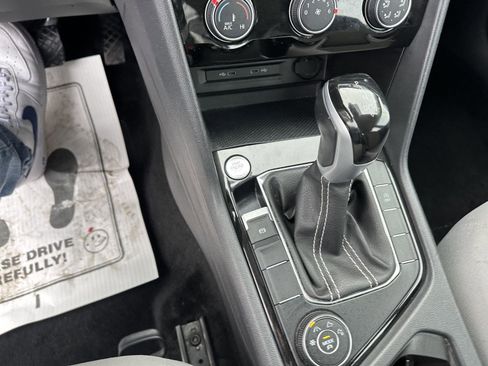 Used 2024 Volkswagen Taos S image 33