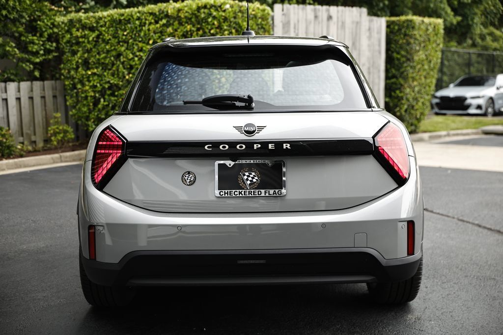 New 2026 MINI Cooper 4-Door Hardtop FWD image 10