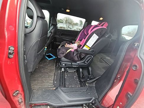 Used 2024 Honda Odyssey Sport image 12