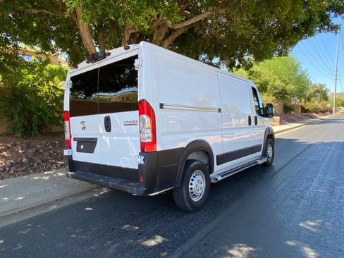 Used 2025 RAM ProMaster 2500 w/ U-Haul Equipment Group FWD image 5