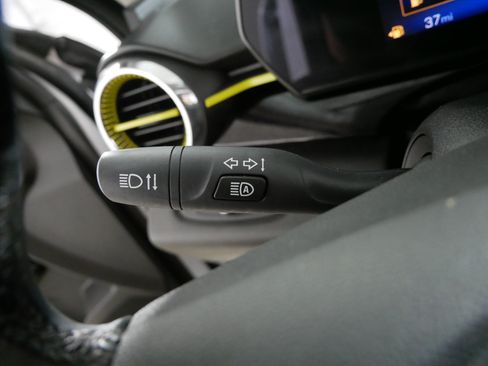 Used 2025 Chevrolet Trax ACTIV w/ Driver Confidence Package FWD image 32