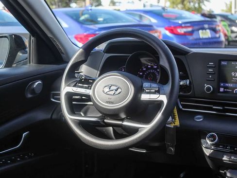 Used 2023 Hyundai Elantra SEL FWD image 19