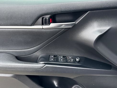 Used 2018 Toyota Camry XSE image 12