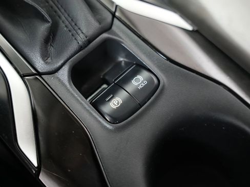 Used 2020 Toyota Corolla LE image 27