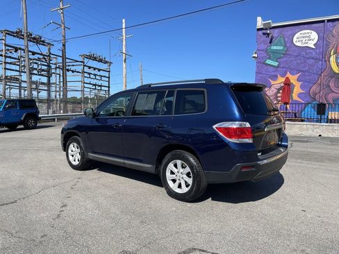 Used 2012 Toyota Highlander 4WD w/ Tech Pkg image 3