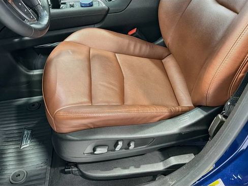 Used 2023 Cadillac XT5 Premium Luxury w/ Technology Package AWD/4WD image 17