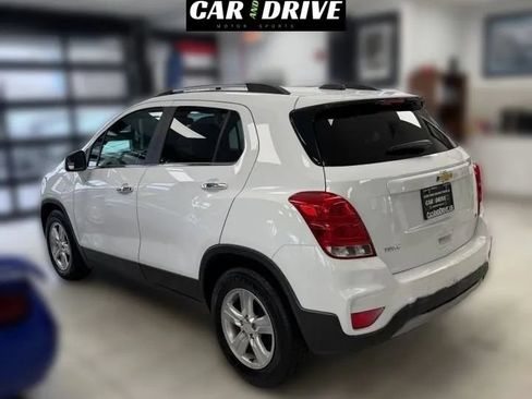 Used 2019 Chevrolet Trax LT w/ LT Convenience Package FWD image 6